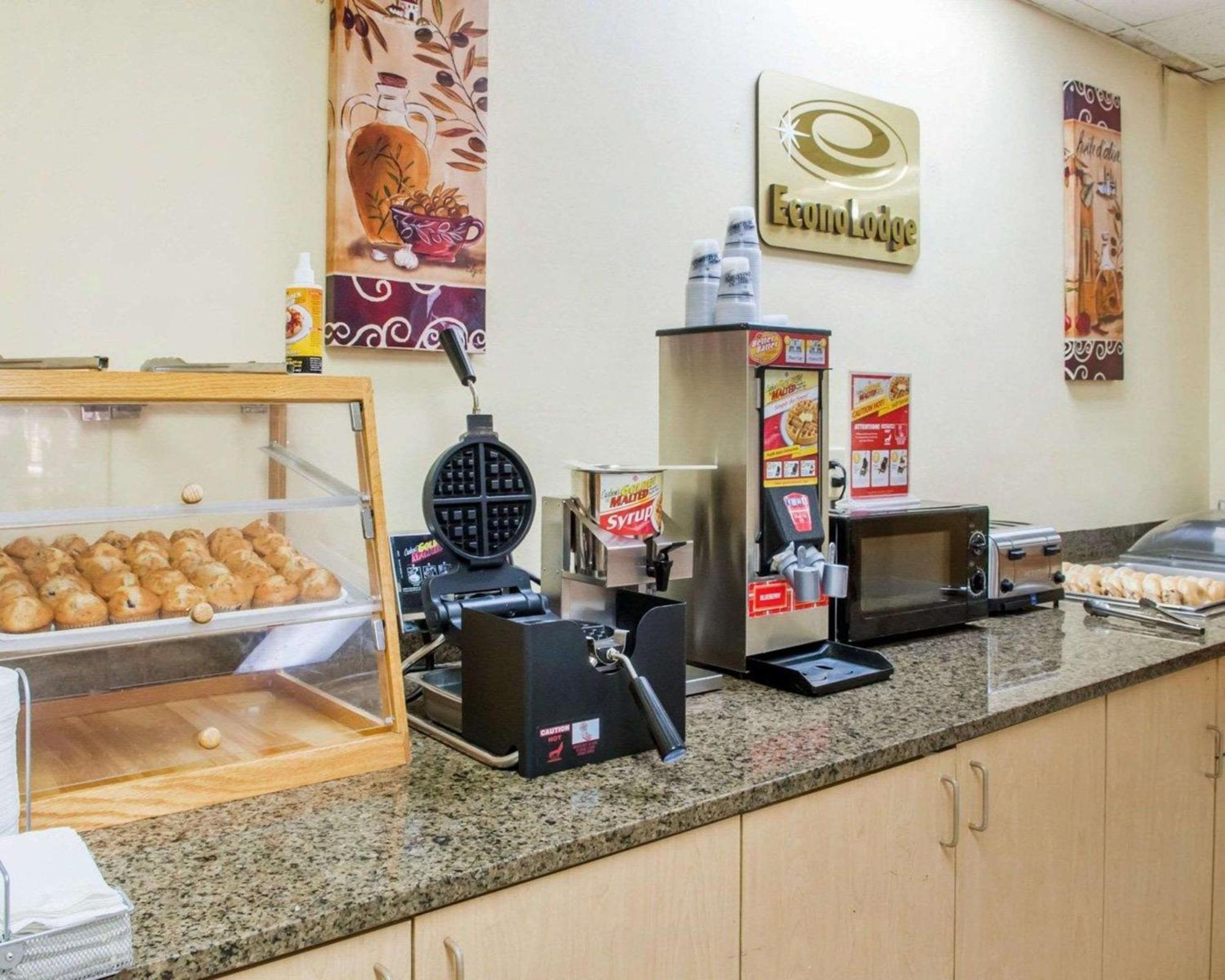 Econo Lodge Carlsbad Caverns Area Bagian luar foto