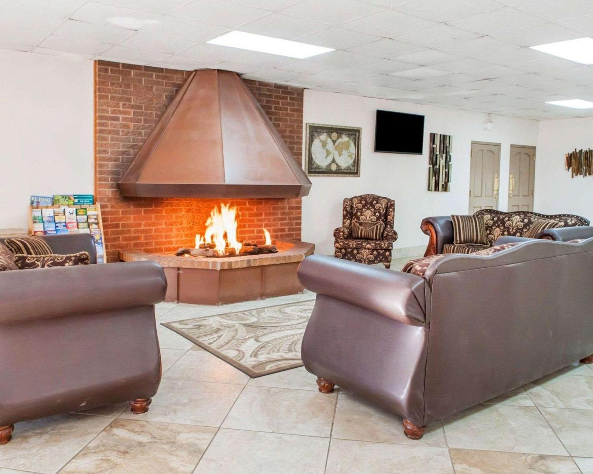 Econo Lodge Carlsbad Caverns Area Bagian luar foto