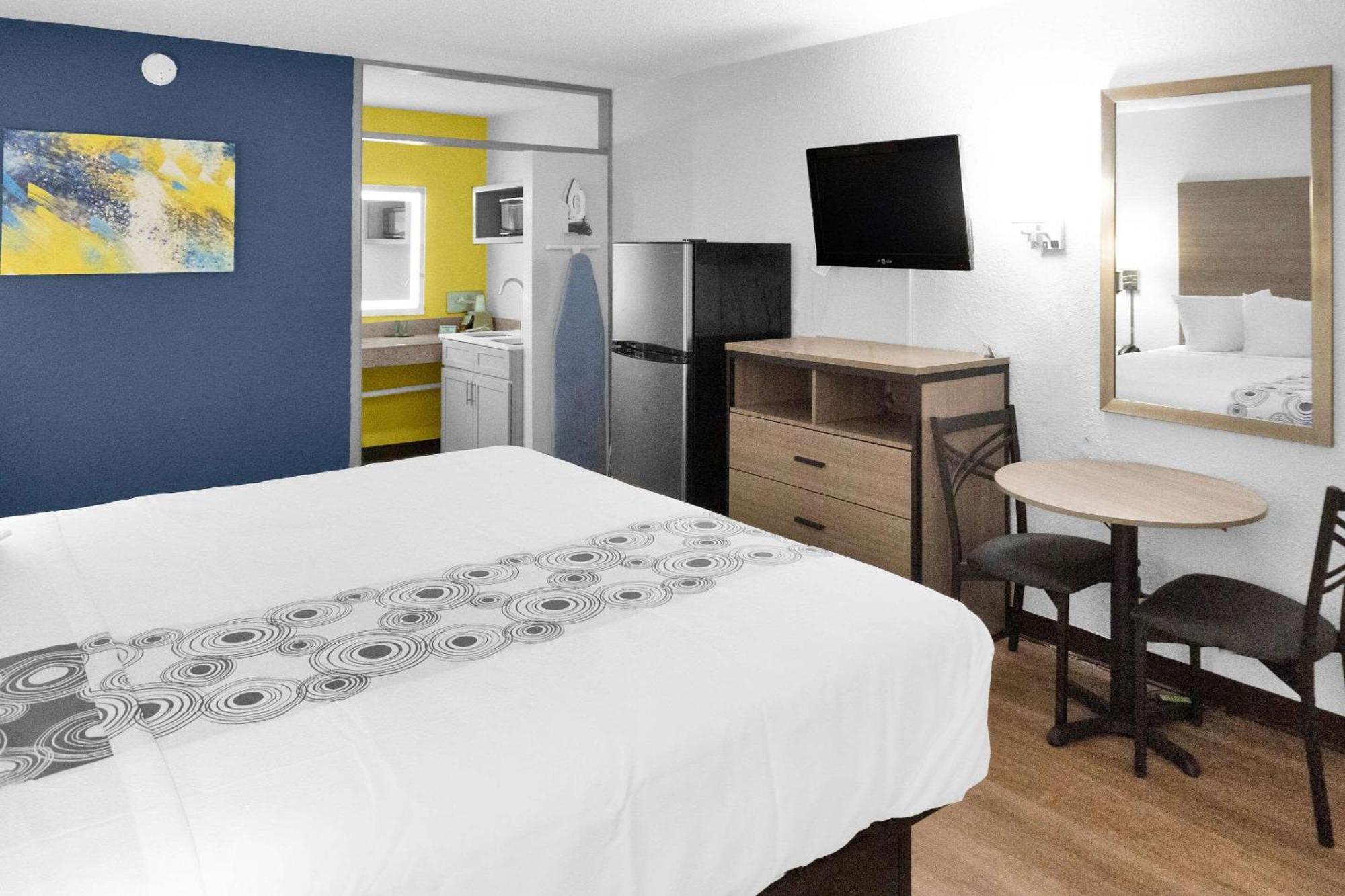 Econo Lodge Carlsbad Caverns Area Bagian luar foto